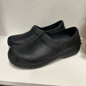 Crocs non slip chef shoes